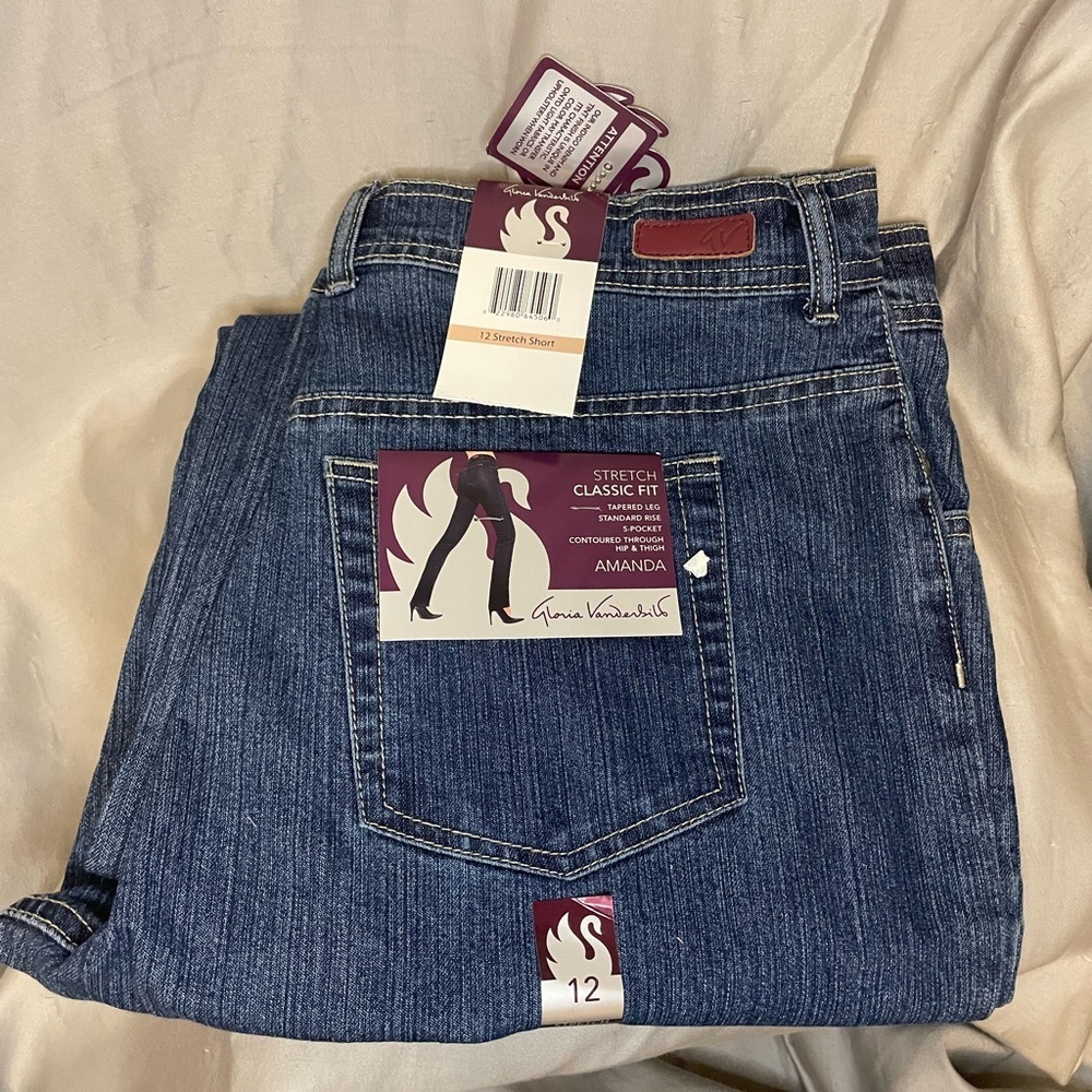 NWT Gloria Vanderbilt Classic Straight Jeans - Indigo
